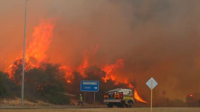 অস্ট্রেলিয়ায় ভয়াবহ দাবানল, পুড়ছে নিউ সাউথ ওয়েলস, দেখুন কিছু ভয়ঙ্কর মুহূর্ত