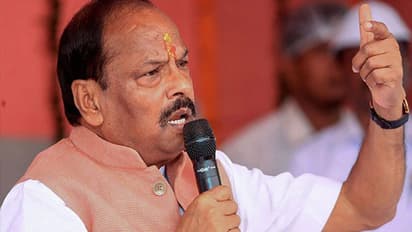 रघुबर दास ने कहा- जिहादियों ने 10 हजार एकड़ जमीन पर किया कब्जा, मासूम बेटियों को कर रहे हैं टारगेट