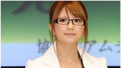 ജപ്പാനിൽ സ്ത്രീകൾക്ക് തൊഴിലിടങ്ങളിൽ കണ്ണട നിരോധനം