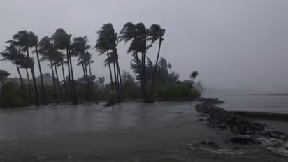 'আমফান' মোকাবিলায় সন্ধেয় রাজ্য়ে আসছে এনডিআরএফ-র ২ দল, ঘূর্ণিঝড়ের অবস্থান জানাল হাওয়া অফিস