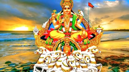 उपाय: सूर्य को बिल्व का फूल चढ़ाने से मिलती है धन-संपत्ति, पलाश का फूल चढ़ाने से दूर होती हैं परेशानियां