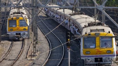 বুলবুলের তাণ্ডবে বির্পযস্ত রেলপথ, বাতিল একাধিক ট্রেন