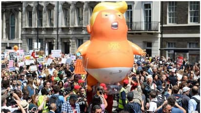 'ബേബി ട്രംപ്' ബലൂൺ നശിപ്പിച്ച നിലയിൽ