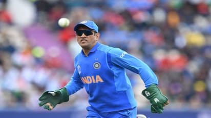 ಕೇದಾರ್ ಜತೆ ಗಾಲ್ಫ್ ಆಡಿದ ಧೋನಿ