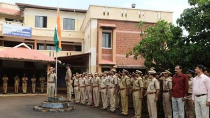 കളക്ടര് പിന്വലിച്ചതിന് പിറകേ കാസര്ഗോഡ് വീണ്ടും നിരോധനാജ്ഞ പ്രഖ്യാപിച്ച് പൊലീസ്