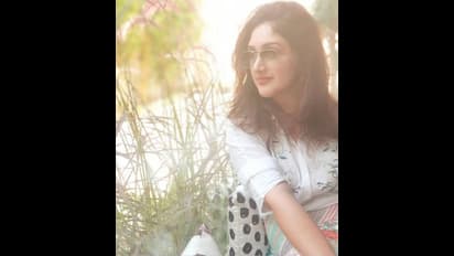 பட வாய்ப்பை பிடிக்க பக்கா பிளான்..! குழந்தை பிறந்த பின்பும் கொள்ளை அழகில் ஸ்ரீதேவி விஜயகுமார் வெளியிட்ட ஹாட் போட்டோ..!