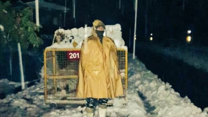 ಹಿಮಪಾತದ ನಡುವೆ CRPF ಯೋಧನ ಕರ್ತವ್ಯ; ಸಲಾಂ ಹೇಳಿದ ಭಾರತೀಯರು!