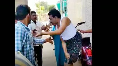 ఉద్యోగాల పేరుతో మోసం... డబ్బులు తిరిగి ఇవ్వమన్నందుకు కత్తిపోట్లు