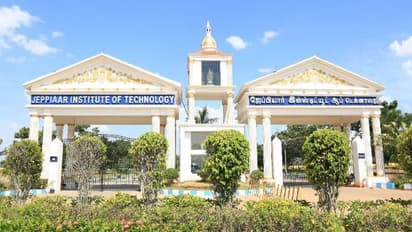 ஜேப்பியார் கல்விக் குழுமங்களில் அதிரடி ரெய்டு… 350 கோடி ரூபாய் பறிமுதல் ! சும்மா பிரிச்சு மேயும் வருமான வரித்துறை !!