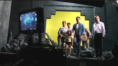 কীভাবে ফ্লোরেই তৈরি হচ্ছে প্রাসাদ, দেখুন সাগরদ্বীপের যকের ধন-এর সেট তৈরির ভিডিও