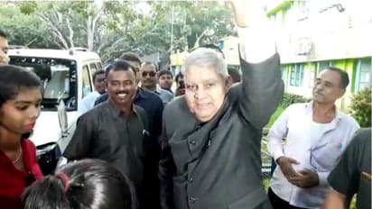 আচমকা সিঙ্গুরে হাজির রাজ্যপাল, শিল্পের দাবিতে সরব হলেন কৃষকরা