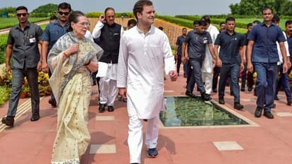 సోనియా కుటుంబం కోసం పదేళ్ల నాటి కార్లు: బుల్లెట్ ప్రూఫ్ కోసం నిరీక్షణ