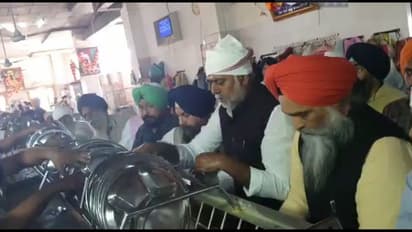 পবিত্র এই দিনে বাসন মাজলেন মোদীর মন্ত্রী, ছড়াল ভিডিও