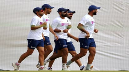 భారత్- బంగ్లాదేశ్ తొలి టెస్టు... టాస్ గెలిచిన బంగ్లా, జట్టులోకి ఇషాంత్ శర్మ