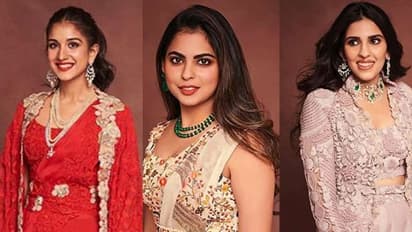 ഫാഷന് ലോകത്തിന്റെ കയ്യടി നേടി അംബാനി കുടുംബം