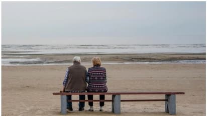 ಸೊಸೆ ಜೊತೆಗೆ ಸಲುಗೆಗೆ ಸಂಬಂಧಿಕನ ಕಿರುಕುಳ : ವೃದ್ಧ ದಂಪತಿ ಆತ್ಮಹತ್ಯೆಗೆ ಶರಣು