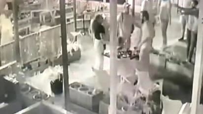 ഭാര്യയെ ശല്യം ചെയ്തത് ചോദ്യം ചെയ്ത ഭര്ത്താവിനെ മദ്യക്കുപ്പികൊണ്ട് തലക്കടിച്ച് ആറംഗ സംഘം