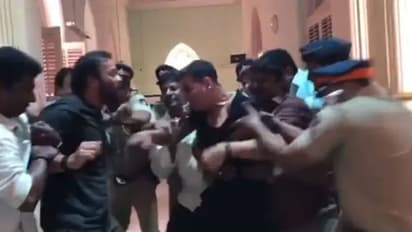 షూటింగ్ స్పాట్ లో కొట్టుకున్న స్టార్ హీరో, డైరెక్టర్.. వీడియో వైరల్!