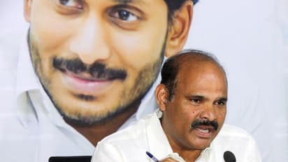 మెత్తబడని మాజీ మంత్రి: తెలుగుదేశంలోకి మాజీ మంత్రి పార్థసారథి?