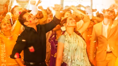 'Dabangg 3': Salman Khan drops romantic song 'Habibi Ke Nain'