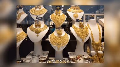 மாலையில் திடீரென உயர்ந்த தங்கம் விலை...!