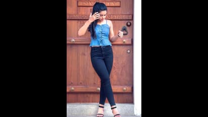 மாடர்ன் தேவதையாய் மின்னும் மிருணாளினியின் அழகிய புகைப்படங்கள்..!