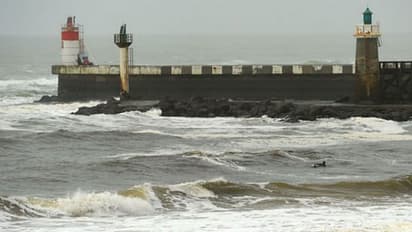 കിലോക്കണക്കിന് കൊക്കെയ്ന്‍ വന്നടിയുന്ന തീരം; സന്ദര്‍ശകരെ വിലക്കി ഉദ്യോഗസ്ഥര്‍