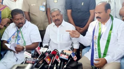 మెున్న సొంతపుత్రుడు, నిన్న దత్తపుత్రుడు, నేడు చంద్రబాబు: మంత్రి పెద్దిరెడ్డి ఫైర్