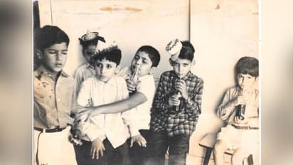 একই ফ্রেমে চার বলিউড লেজেন্ড, স্মৃতির পাতা উল্টে ছবি শেয়ার করলেন ঋষি কাপুর