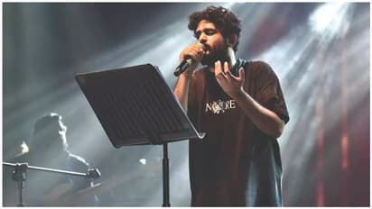 ‘இளையராஜா அப்படிச் சொன்னபோது கண் கலங்கி அழுதேன்’...அறிமுக இசையமைப்பாளர் சித் ஸ்ரீராம்...