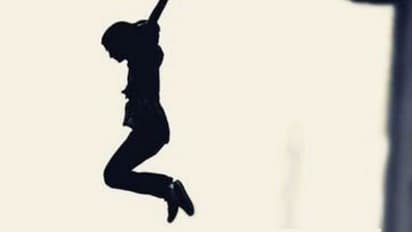 தனியார் கல்லூரியில் பயங்கரம்... 2-வது மாடியில் இருந்து குதித்து மாணவி தற்கொலை..!