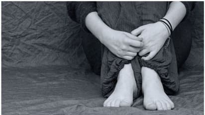 ప్రేమ పేరిట వల... పెళ్లి పేరుతో మోసం.. ఇంటర్ బాలికను రూమ్ కి తీసుకెళ్లి...