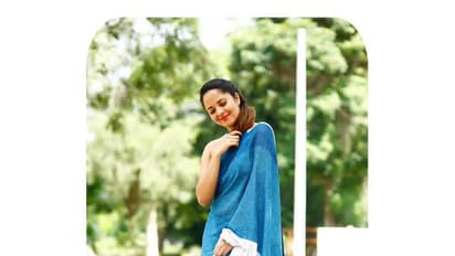 అనసూయ చీర కడితే.. చూపు తిప్పుకోలేరంతే..