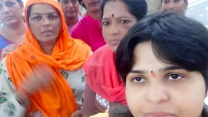 திருப்தி தேசாயை நினைவிருக்கா?... உச்ச நீதிமன்ற உத்தரவால் சபரிமலை செல்ல தயாராகிவிட்டாராம் ....