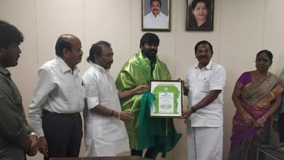 ரஜினி ஸ்டைலில் பத்திரிகையாளர்களிடம் எரிச்சலடைந்த விஜய் சேதுபதி....