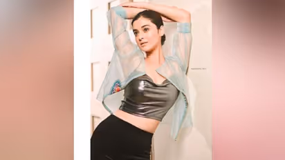 দর্শনার যৌন আবেদনে হার মানবে বলিউড, নায়িকার সোশ্যাল মিডিয়ায় ভীড় জমাচ্ছে অগণিত পুরুষ