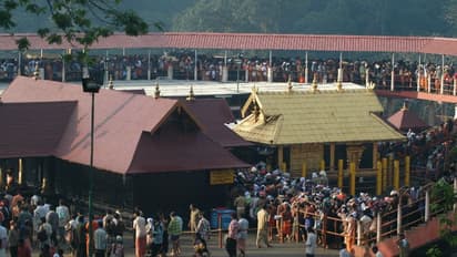 ಶಬರಿಮಲೆ ಯಾತ್ರೆ ಶುರು : 10 ಮಹಿಳೆಯರು ವಾಪಸ್