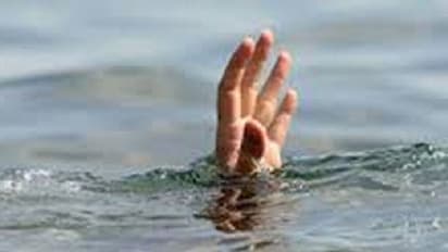 செத்துவிட்டதா மனிதாபிமானம் ? நீரில் மூழ்கிய நண்பனைக் காப்பாற்றாமல் வீடியோ எடுத்த சக நண்பர்கள் !!