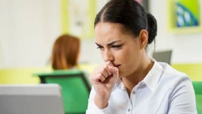 একটানা কাশি ও গলার ব্যাথায় ভুগছেন, রইল এই সমস্যা থেকে মুক্তির সহজ ঘরোয়া প্রতিকার