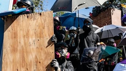 প্রায় পাঁচ মাস ধরে বিক্ষোভ,  এবার হংকংয়ে পড়তে চলেছে অর্থনৈতিক মন্দার প্রভাব