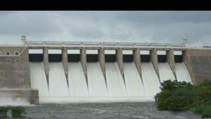 40 ஆண்டுகளுக்கு பிறகு நிரம்பி வழியும் பவானிசாகர் அணை..! விவசாயிகள் மகிழ்ச்சி பெருவெள்ளம்..!