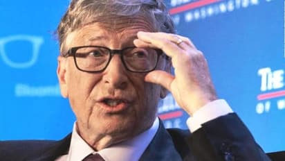 'ধনীর বিশ্বে' করোনা-মাহামারী শেষ হবে আগামী বছর , কেন আশার আলো দেখাচ্ছেন বিল গেটস