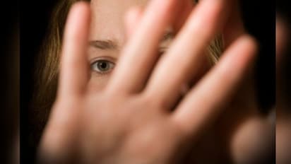 பள்ளி மாணவியை கடத்திச் சென்று ஒரு நாள் முழுவதும் காரில் வைத்து கதற கதற பலாத்காரம்... காமக்கொடூரன் கைது..!