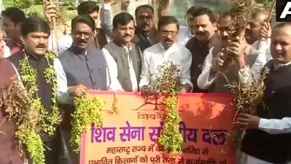 महाराष्ट्र में सरकार बनने से पहले शिवसेना ने दिखाया नेहरू प्रेम