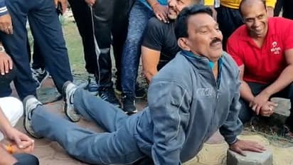 डेंगू की आई शामत, जब सुबह-सुबह पुशअप्स करने लगे कमलनाथ सरकार के स्वास्थ्य मंत्री