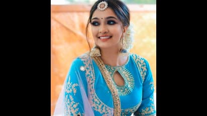 'தளபதி 64 ' படத்தில் இணைந்த டிவி நடிகை சௌந்தர்யா..! அழகில் மிரளவைக்கும் அசத்தல் போட்டோ கேலரி!