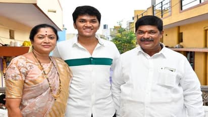 ಮನೆಗೆ ಹೋಗಿ ಅತ್ತೆ ಮಾವನ ಆಶೀರ್ವಾದ ಪಡೆದ ಸಚಿವ ಗೋಪಾಲಯ್ಯ