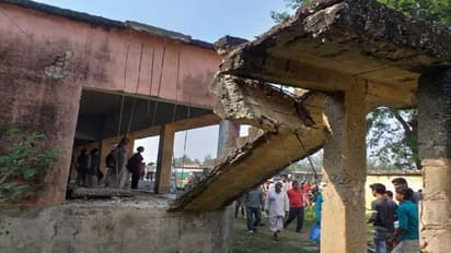 स्कूल बिल्डिंग की सीढ़ी ध्वस्त होने से एक स्टूडेंट की मौत, मुआवजे के लिए लोगों ने थाने पर काटा बवाल