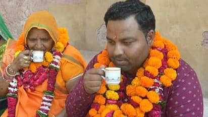 राजस्थान निकाय चुनाव रिजल्ट: एक साथ जीतने के बाद मां बेटे ने साथ ली चाय की चुस्की