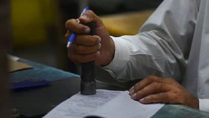 Pakistan resumes postal mail services with India